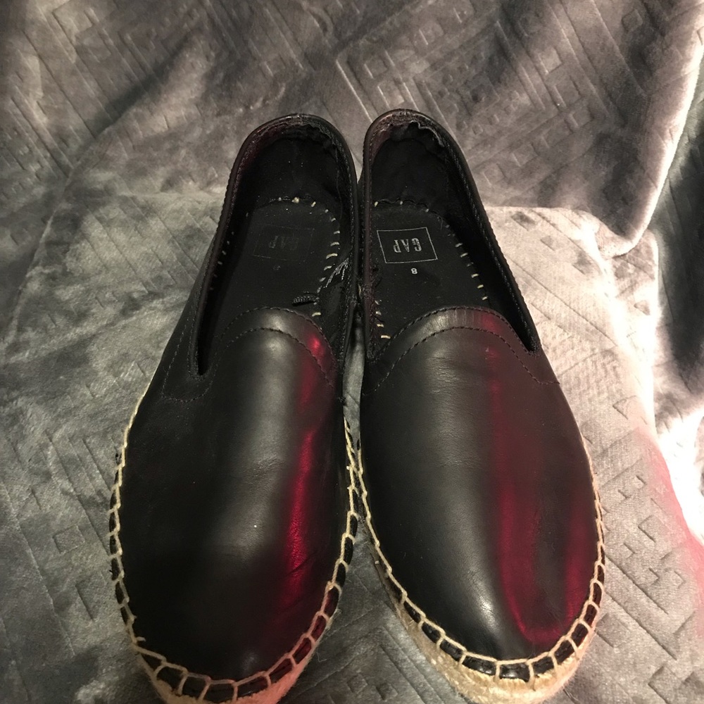 GAP black leather espadrille